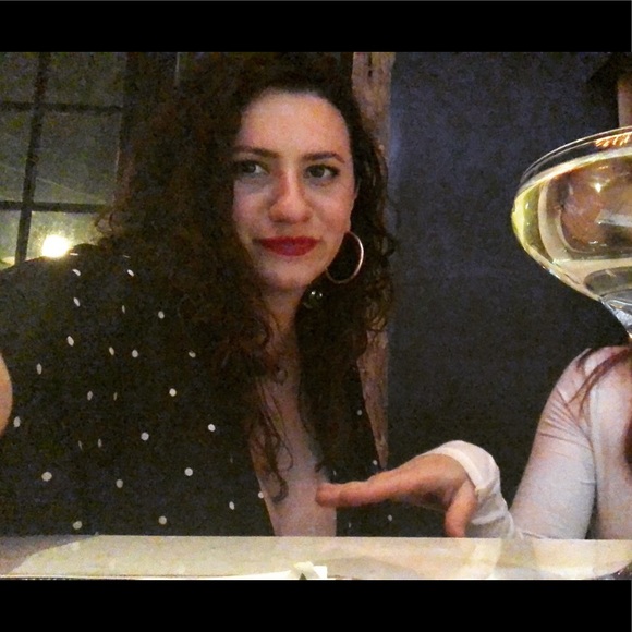 Meet your Posher, Racquel - Picture 1 of 1